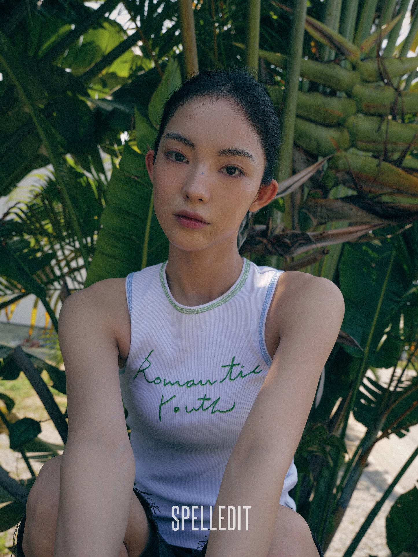 CONTRAST EDGE SLEEVELESS
