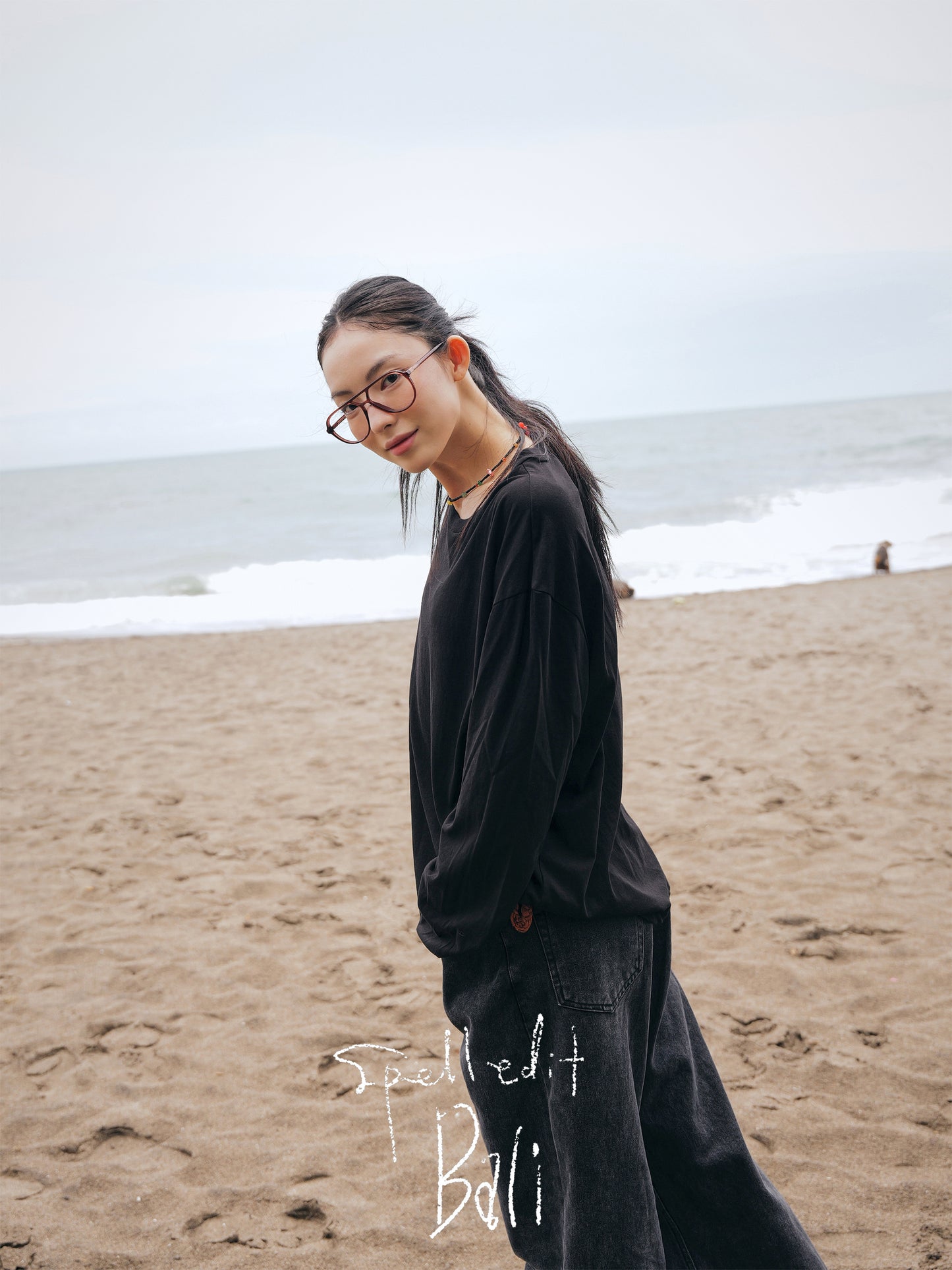 BASIC LOOSE-FIT LONG SLEEVE T-SHIRT