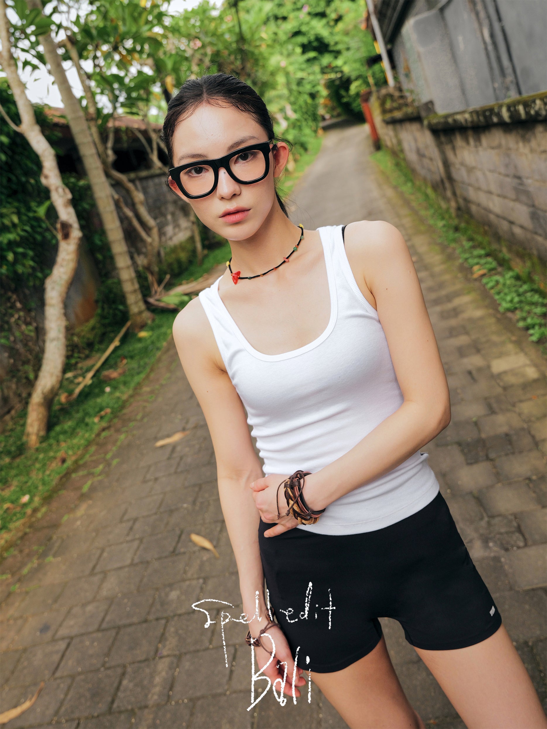 BASIC U-NECK TANK TOP