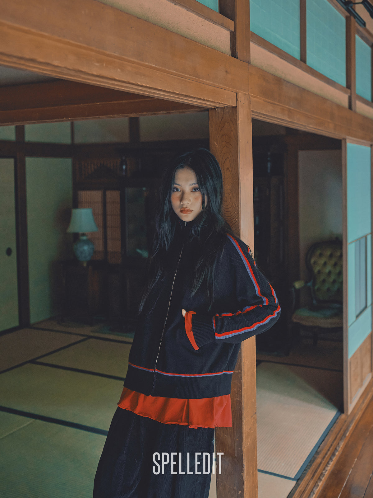 Sleeve contrasted high-ncek zip up sweater