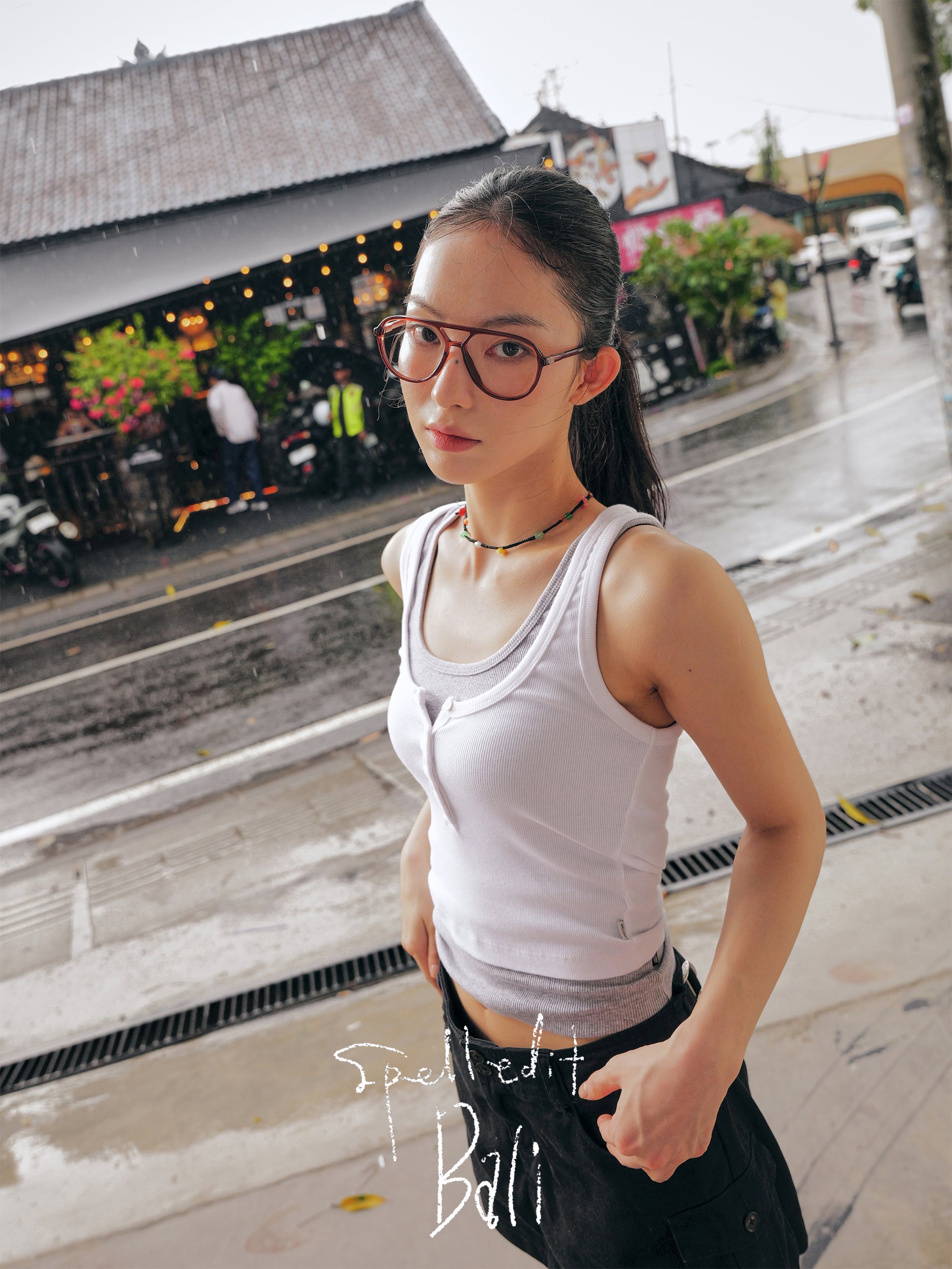 BASIC U-NECK TANK TOP