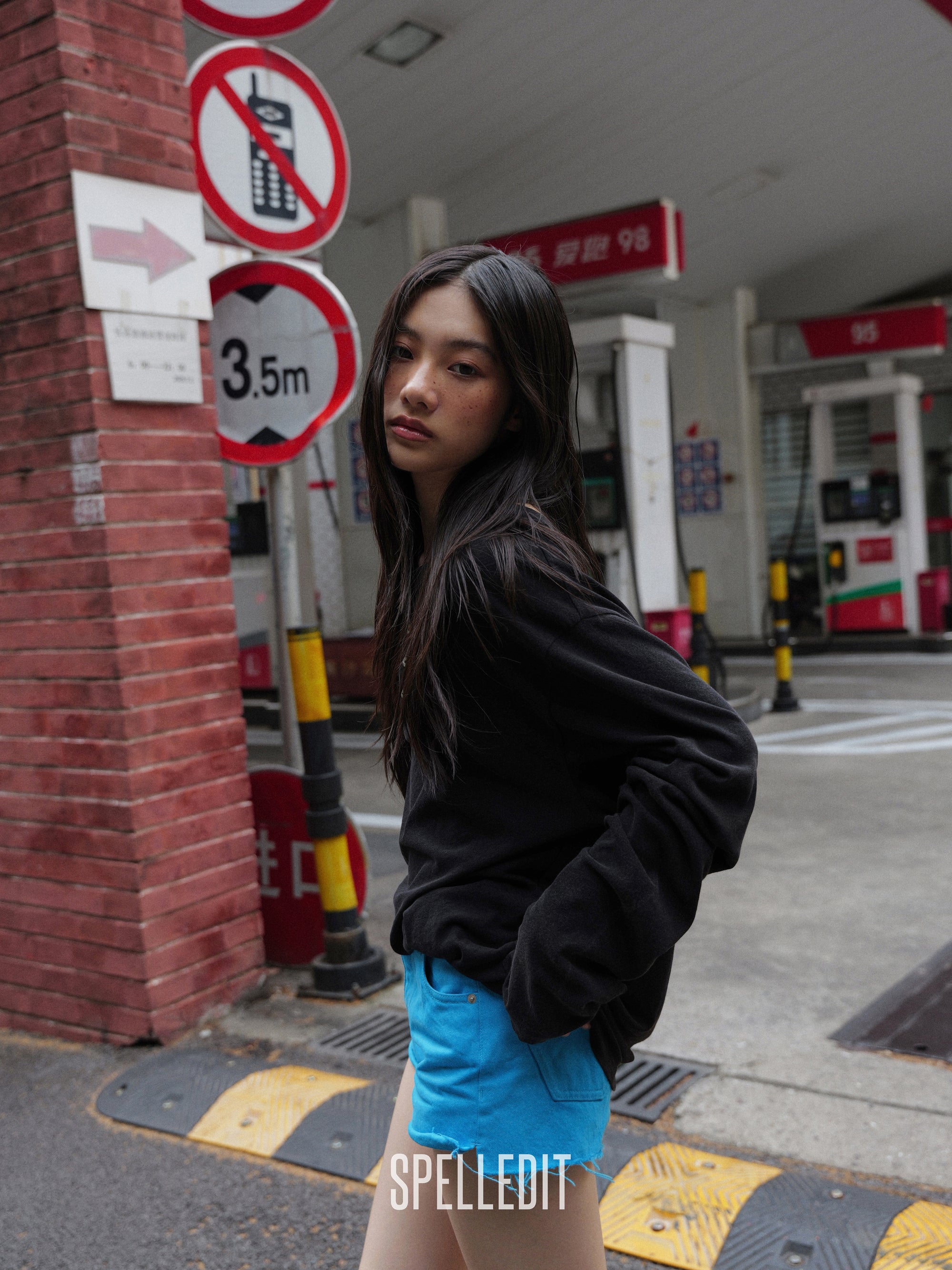 [6/22 PRE]LOOSE FIT HENLEY LONG SLEEVE T-SHIRT