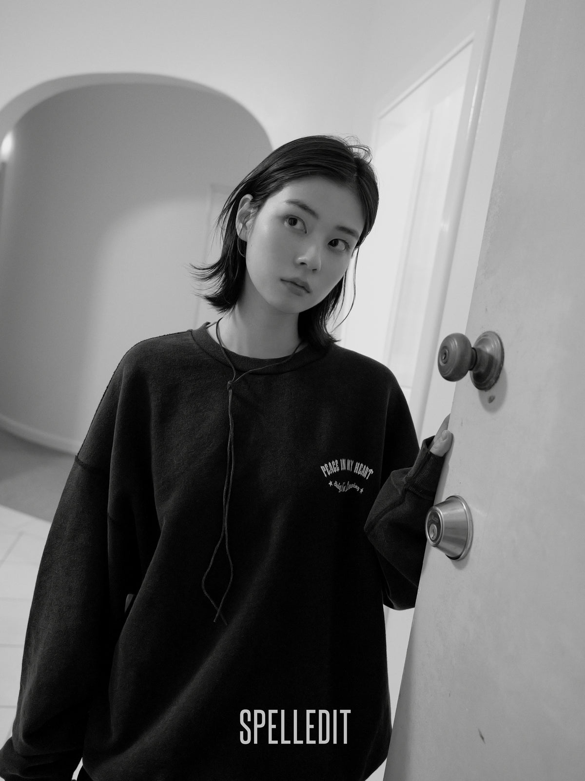 PEACE SWEATSHIRT