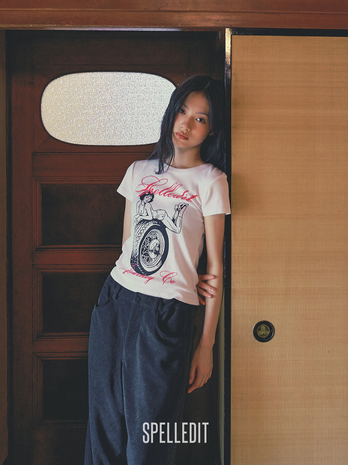 Pin-up girl printed slim fit short sleeves tee