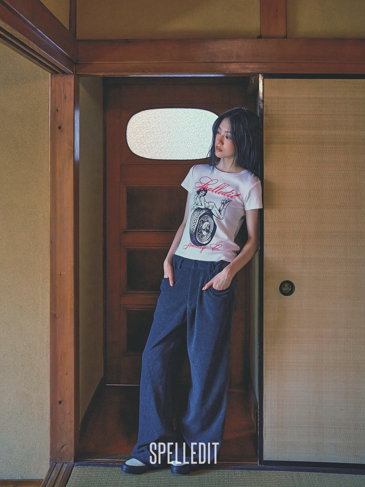 Pin-up girl printed slim fit short sleeves tee
