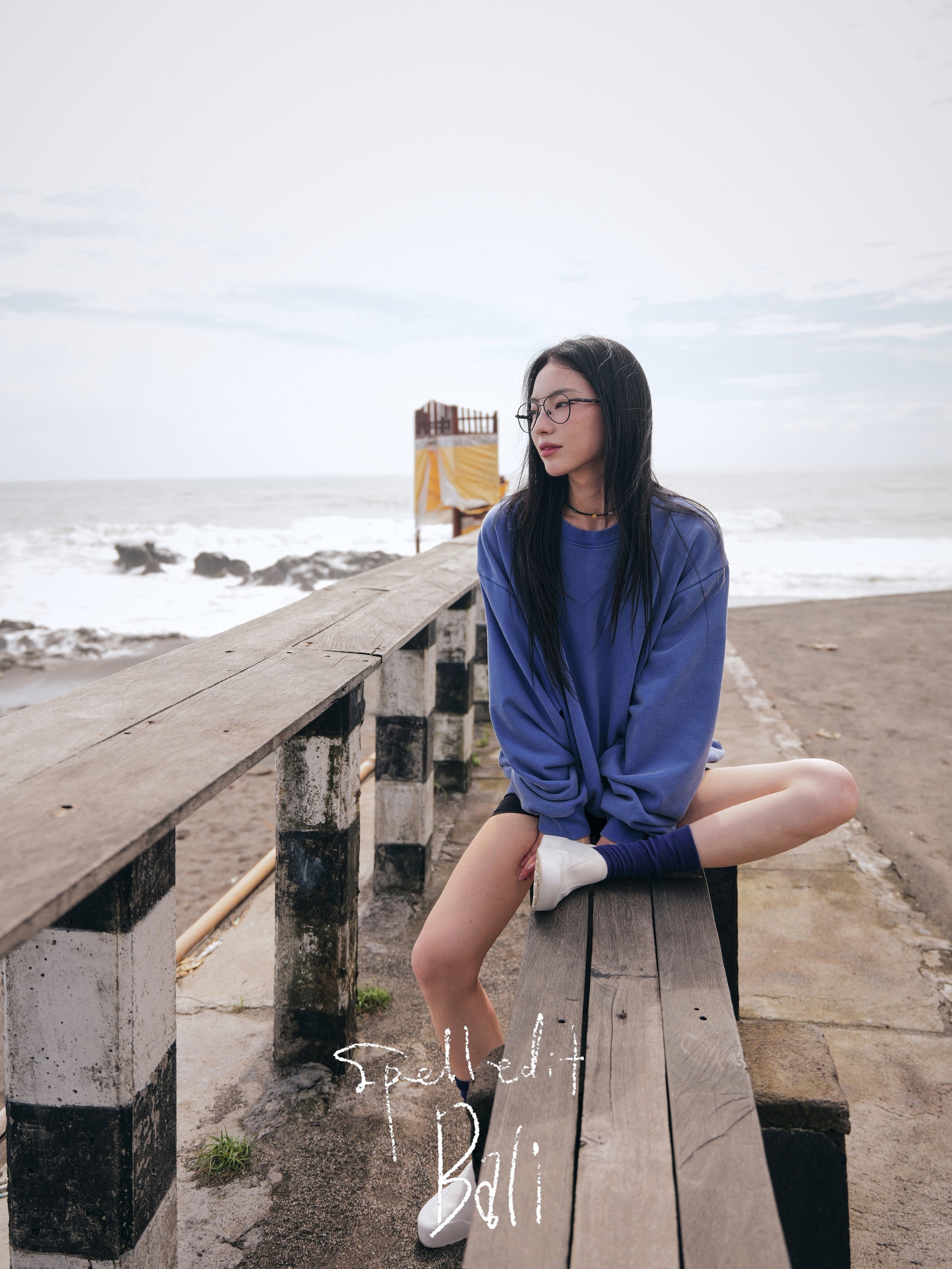 CLASSIC OVERSIZED SWEATSHIRT