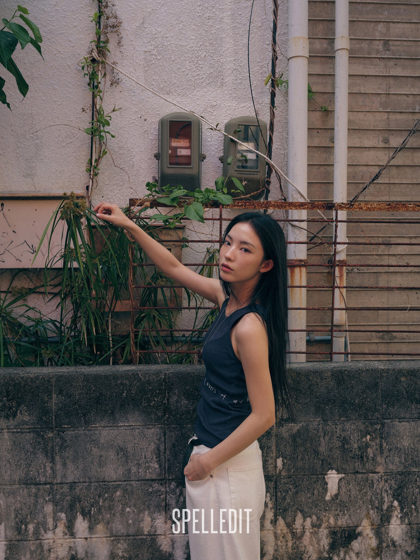 SIDE LETTERING SLEEVELESS