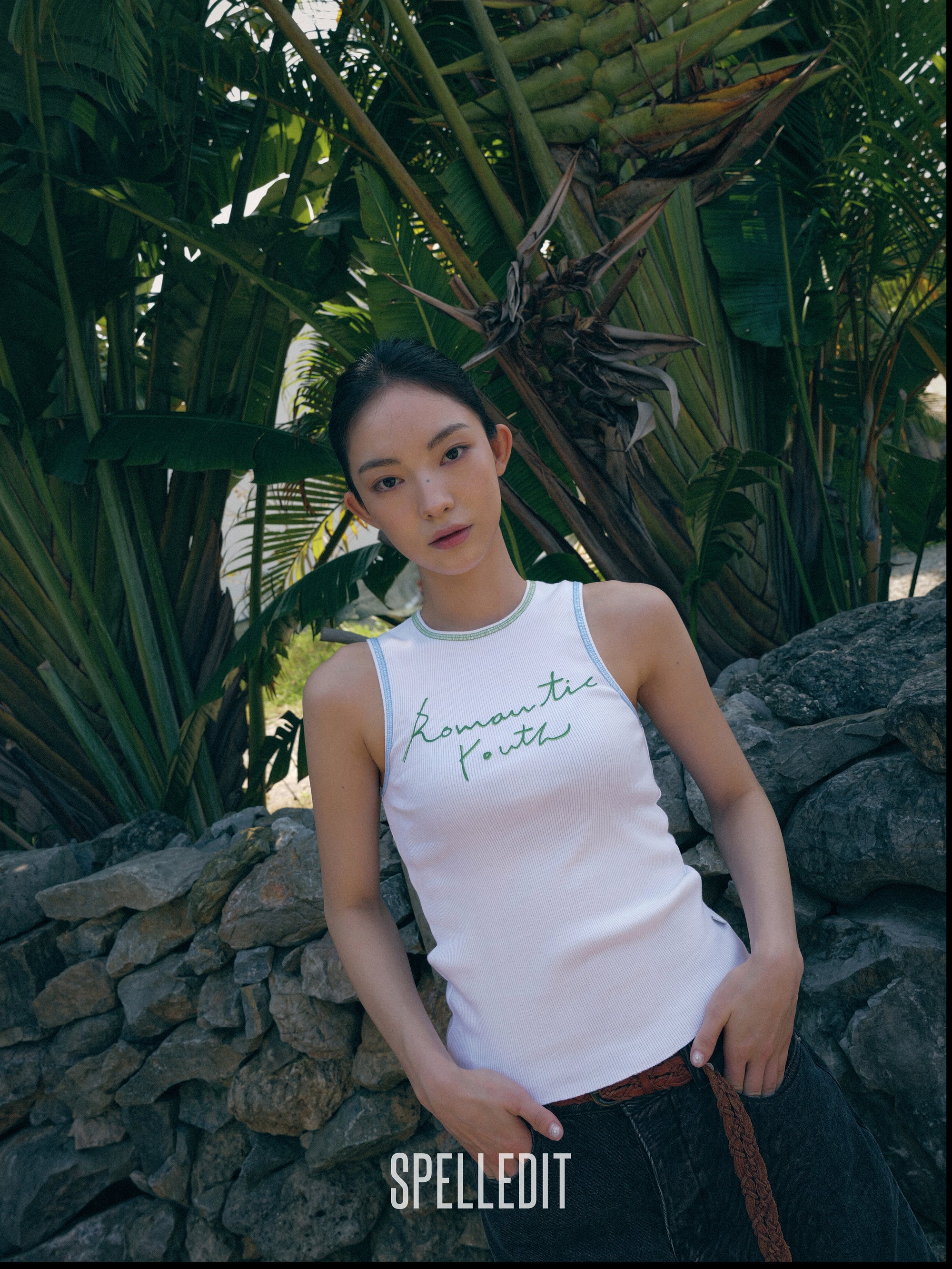 CONTRAST EDGE SLEEVELESS