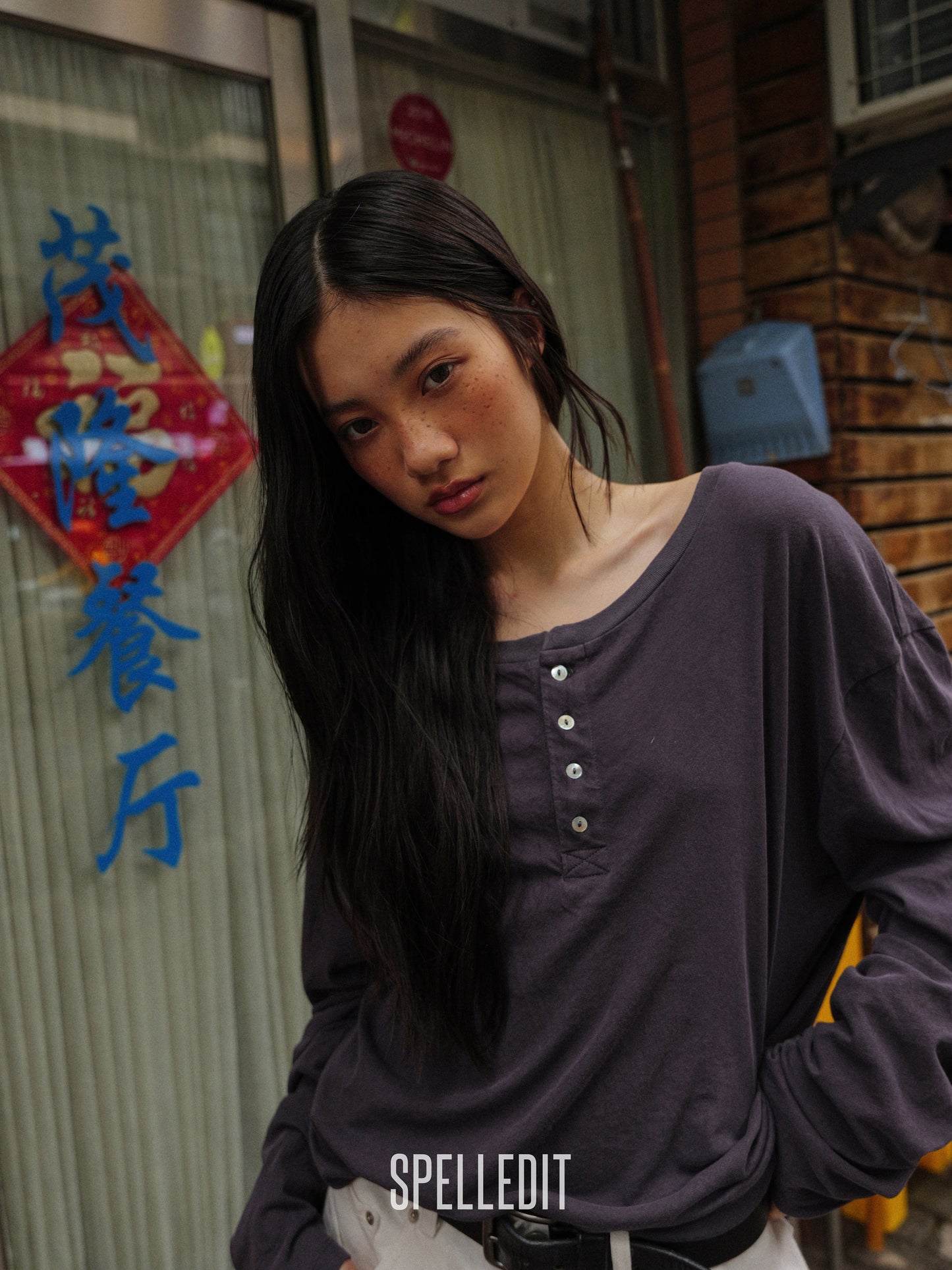 [6/22 PRE]LOOSE FIT HENLEY LONG SLEEVE T-SHIRT