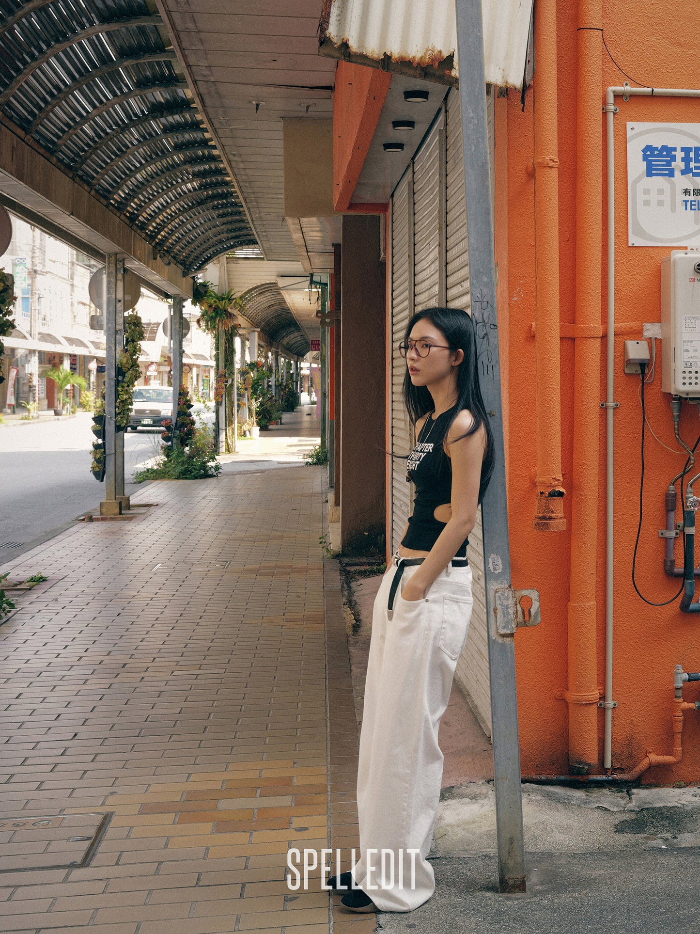 LOOSE FIT WHITE PANTS