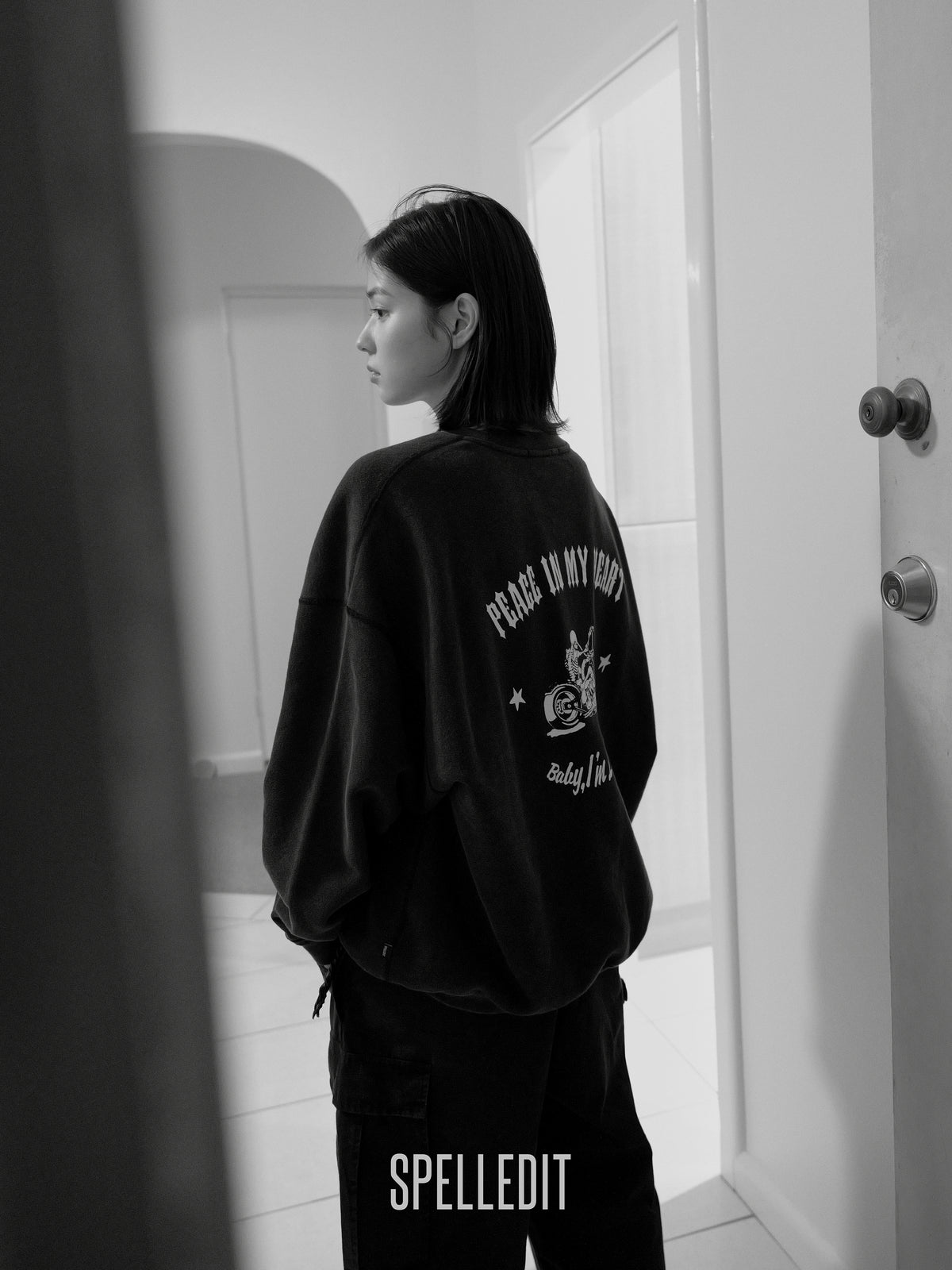 PEACE SWEATSHIRT
