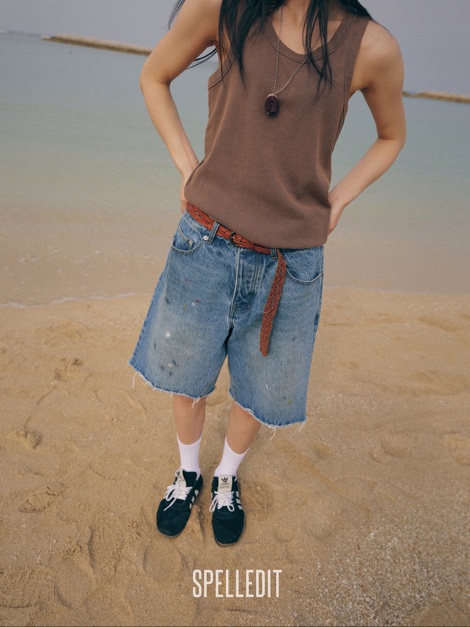 VINTAGE U-NECK SLEEVELESS