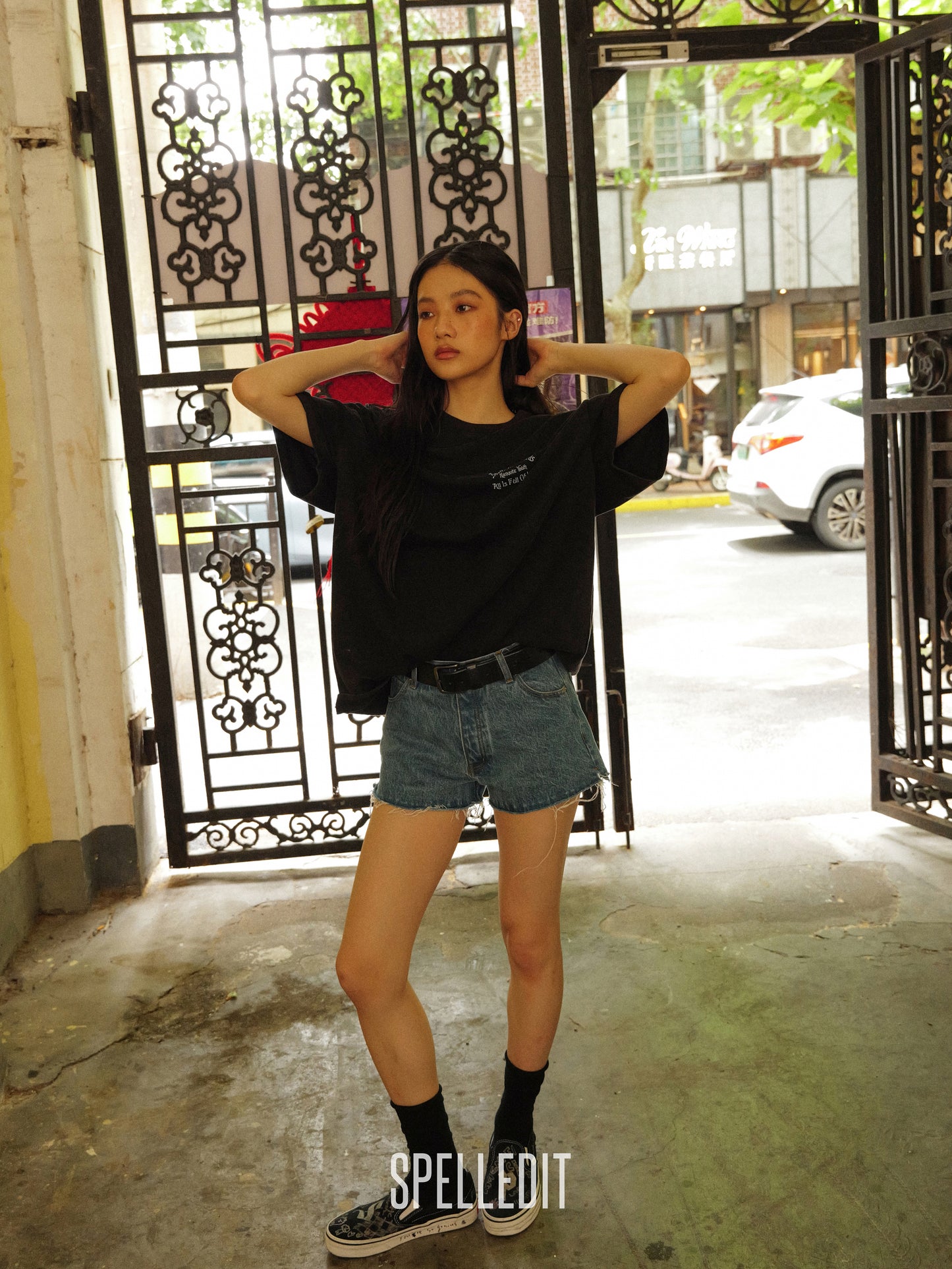 [6/22 PRE]DISTRESSED DENIM SHORTS