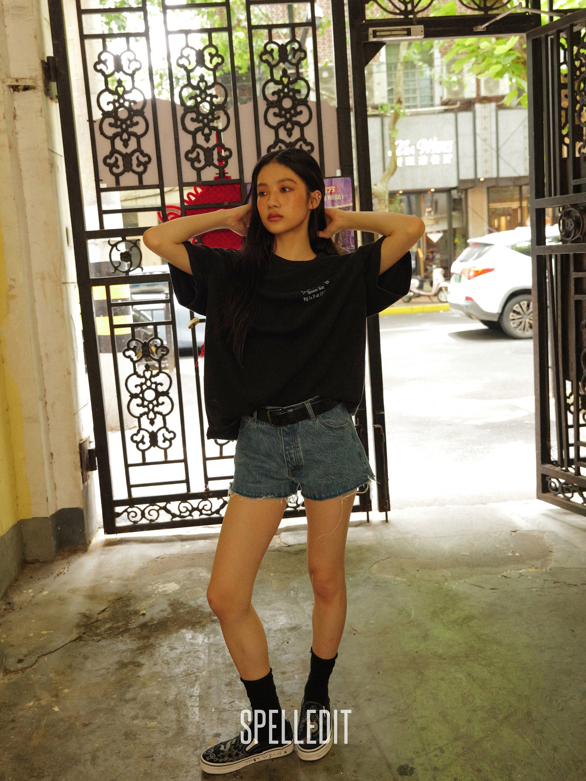 [6/22 PRE]DISTRESSED DENIM SHORTS
