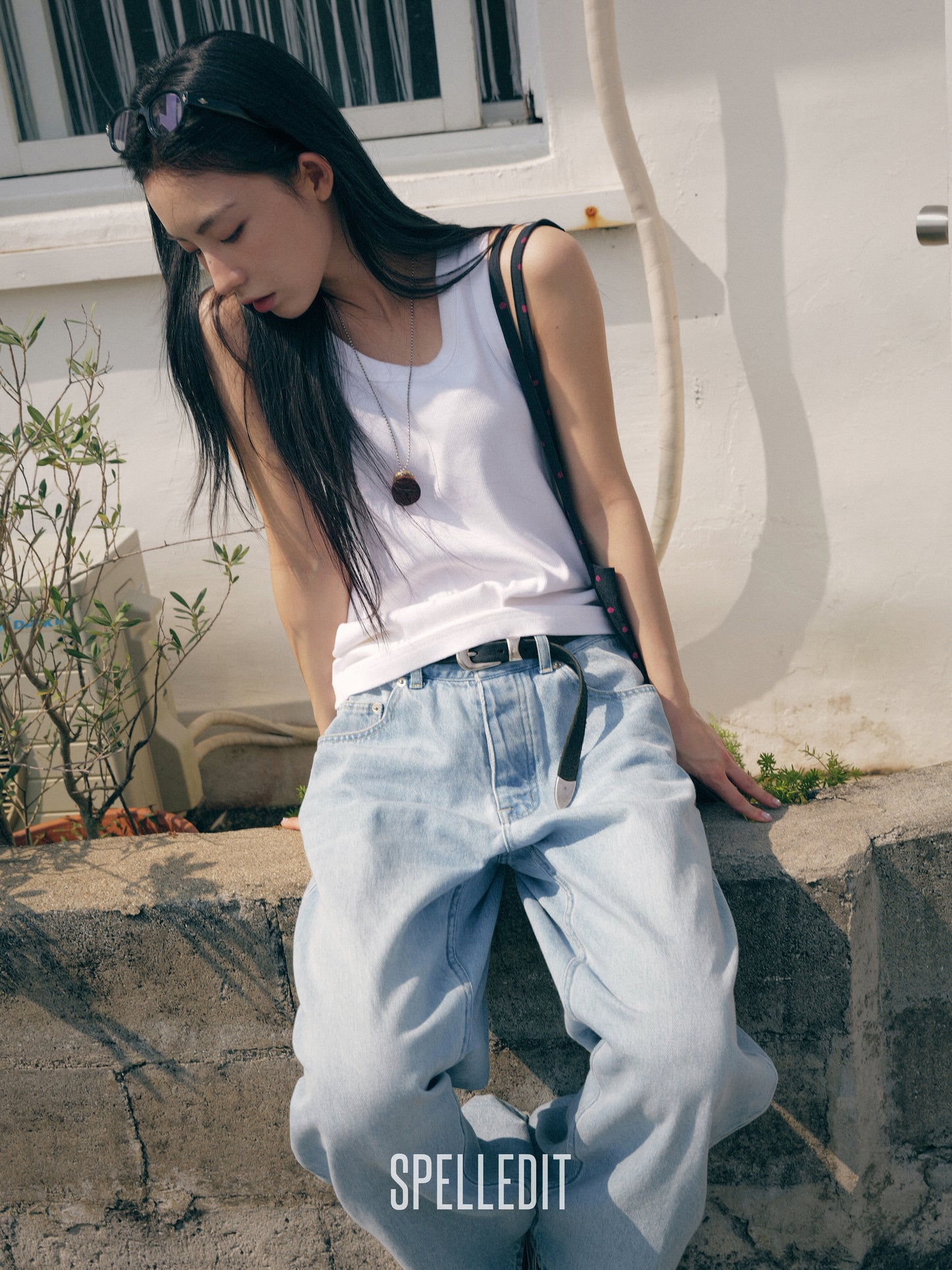VINTAGE U-NECK SLEEVELESS