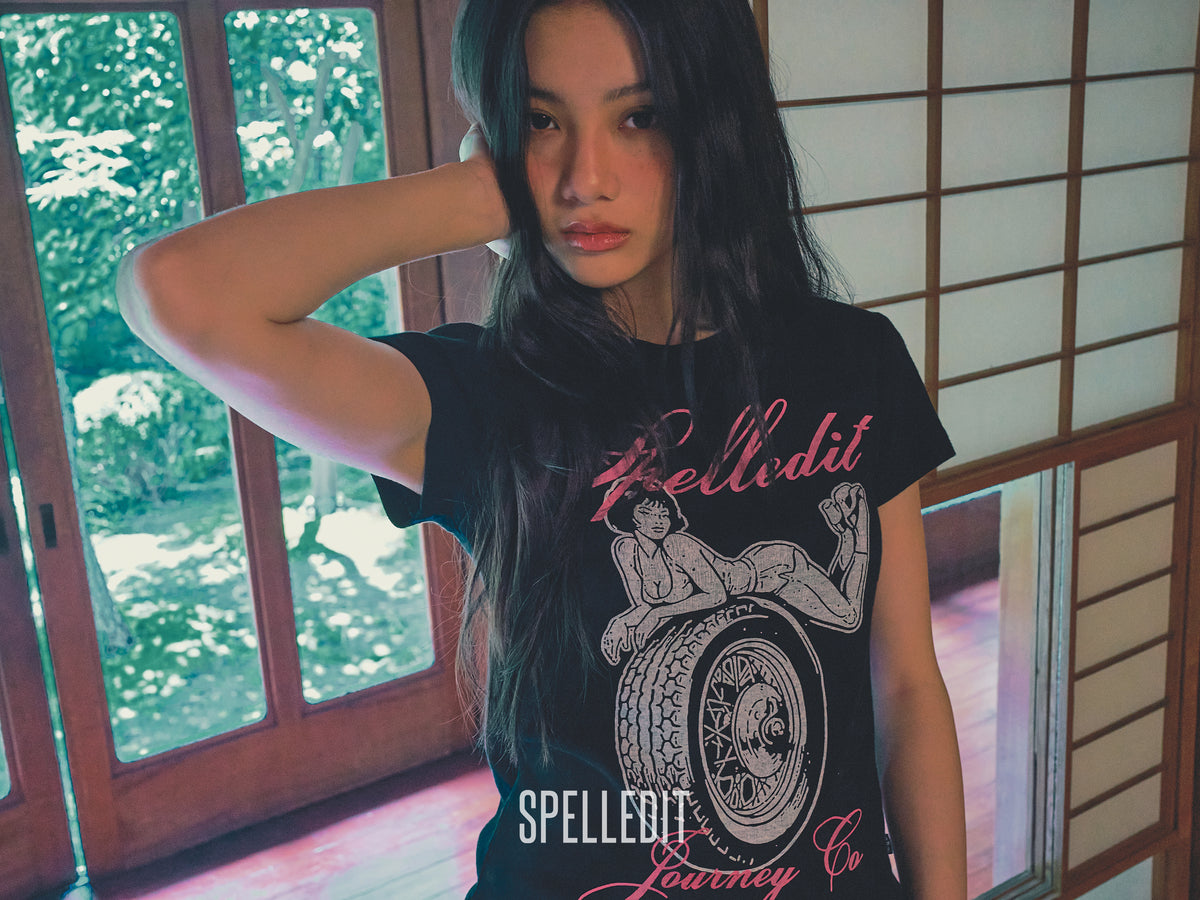 Pin-up girl printed slim fit short sleeves tee