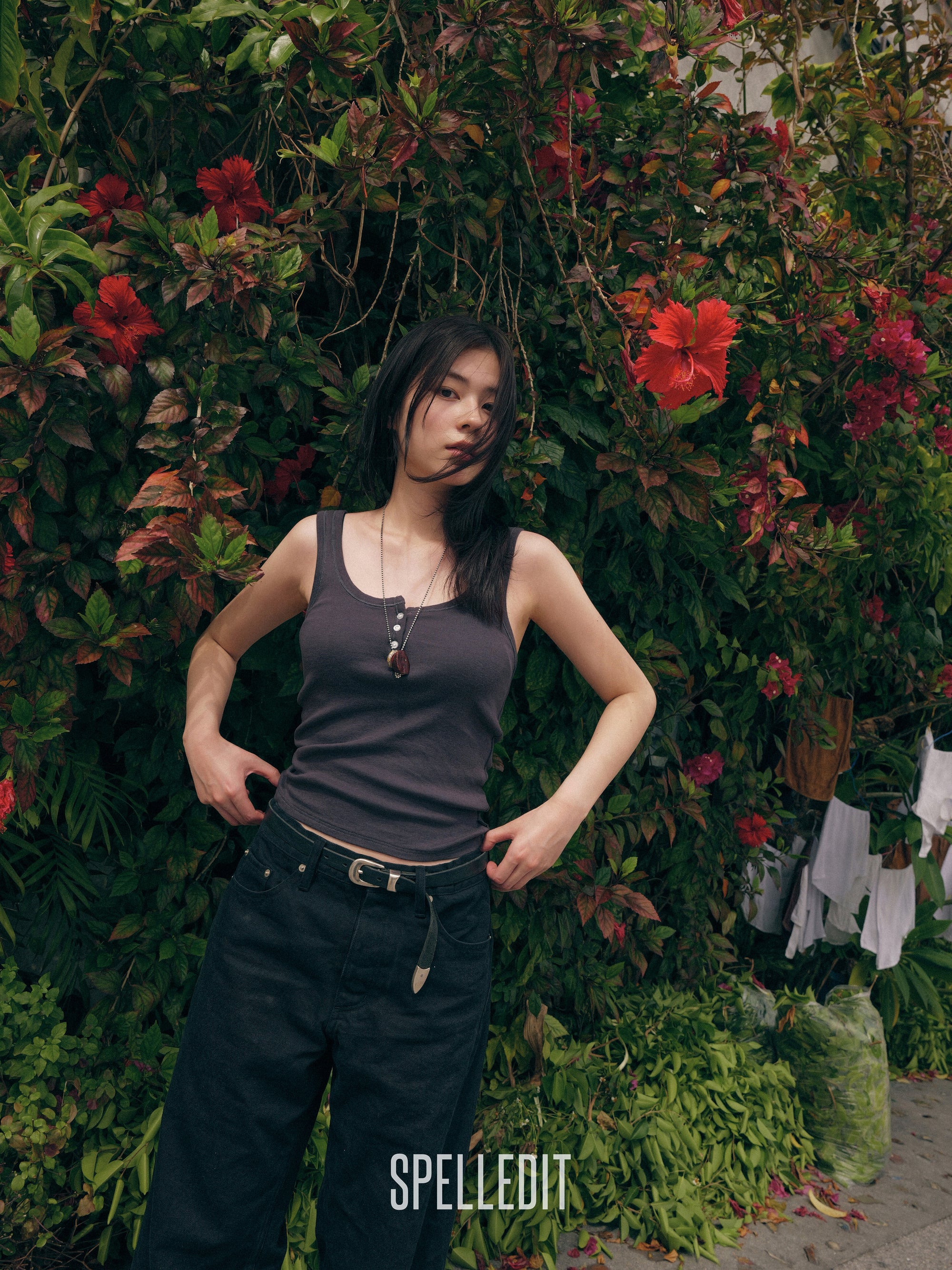 CURVED SEAM BLACK DENIM PANTS