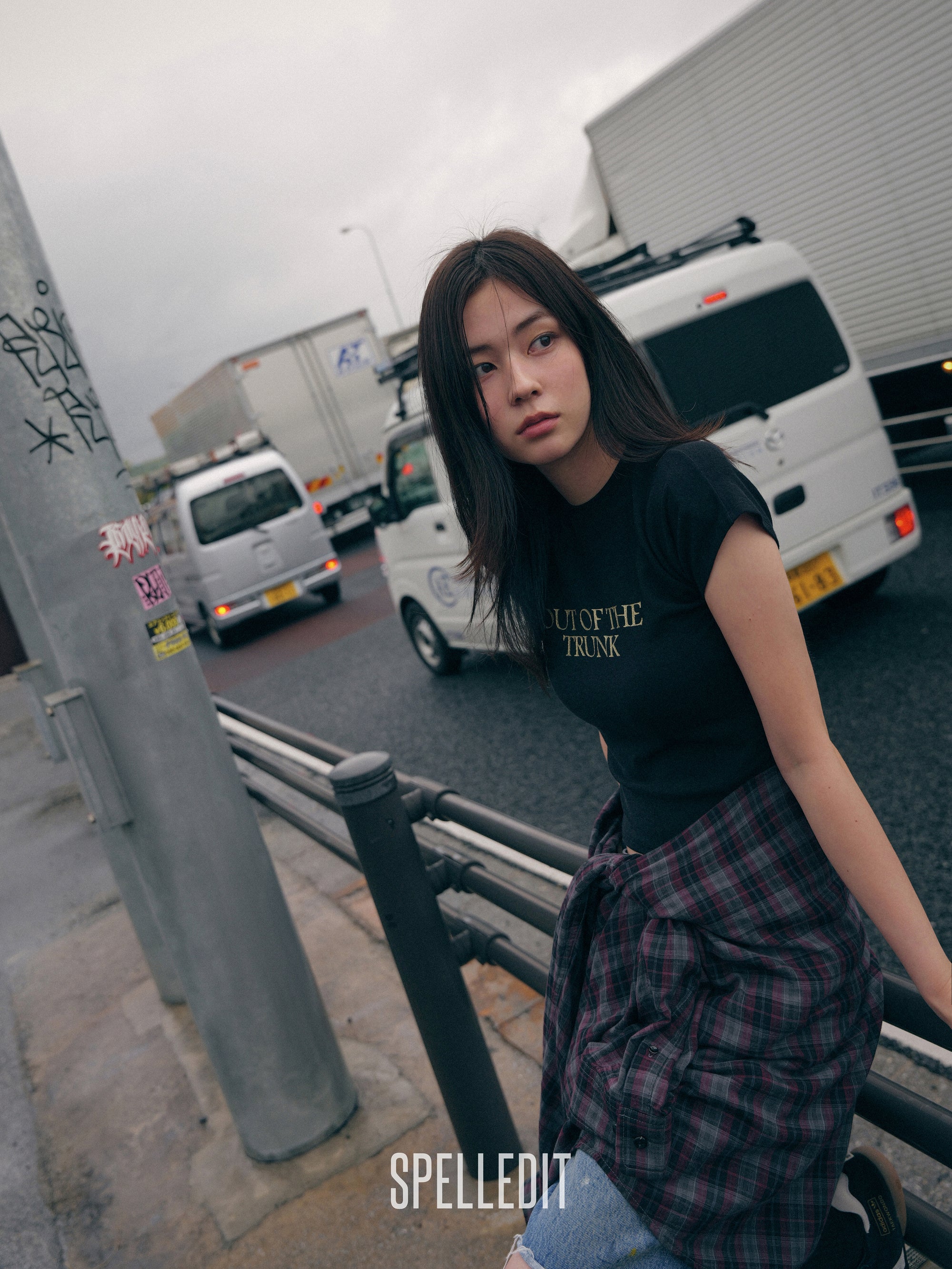 OUT OF TRUNK T-SHIRT