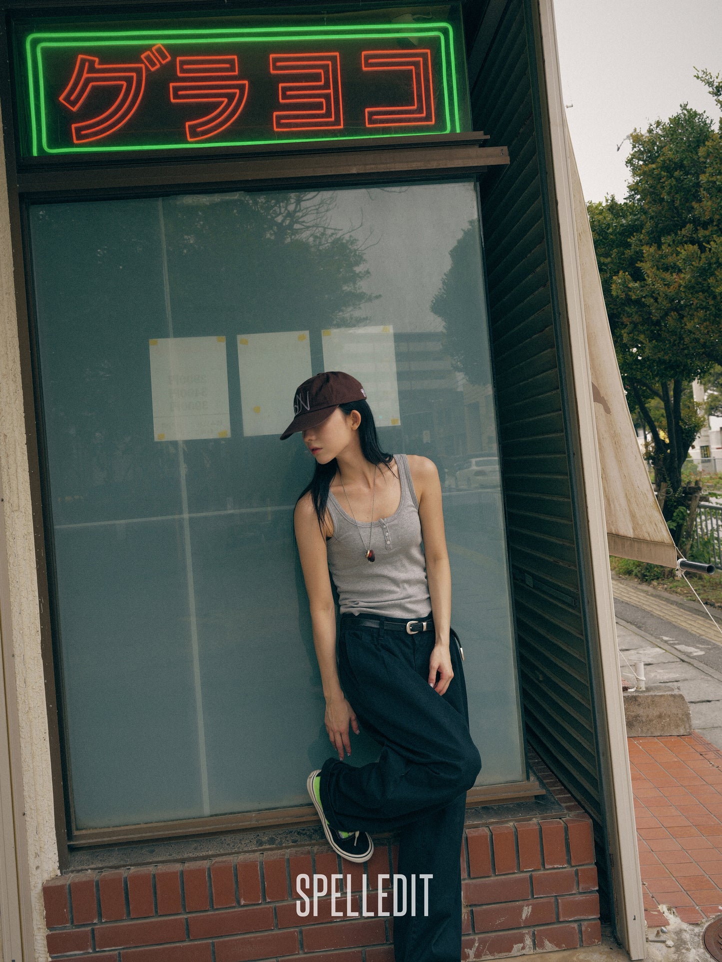 BUTTON HENLEY SLEEVELESS