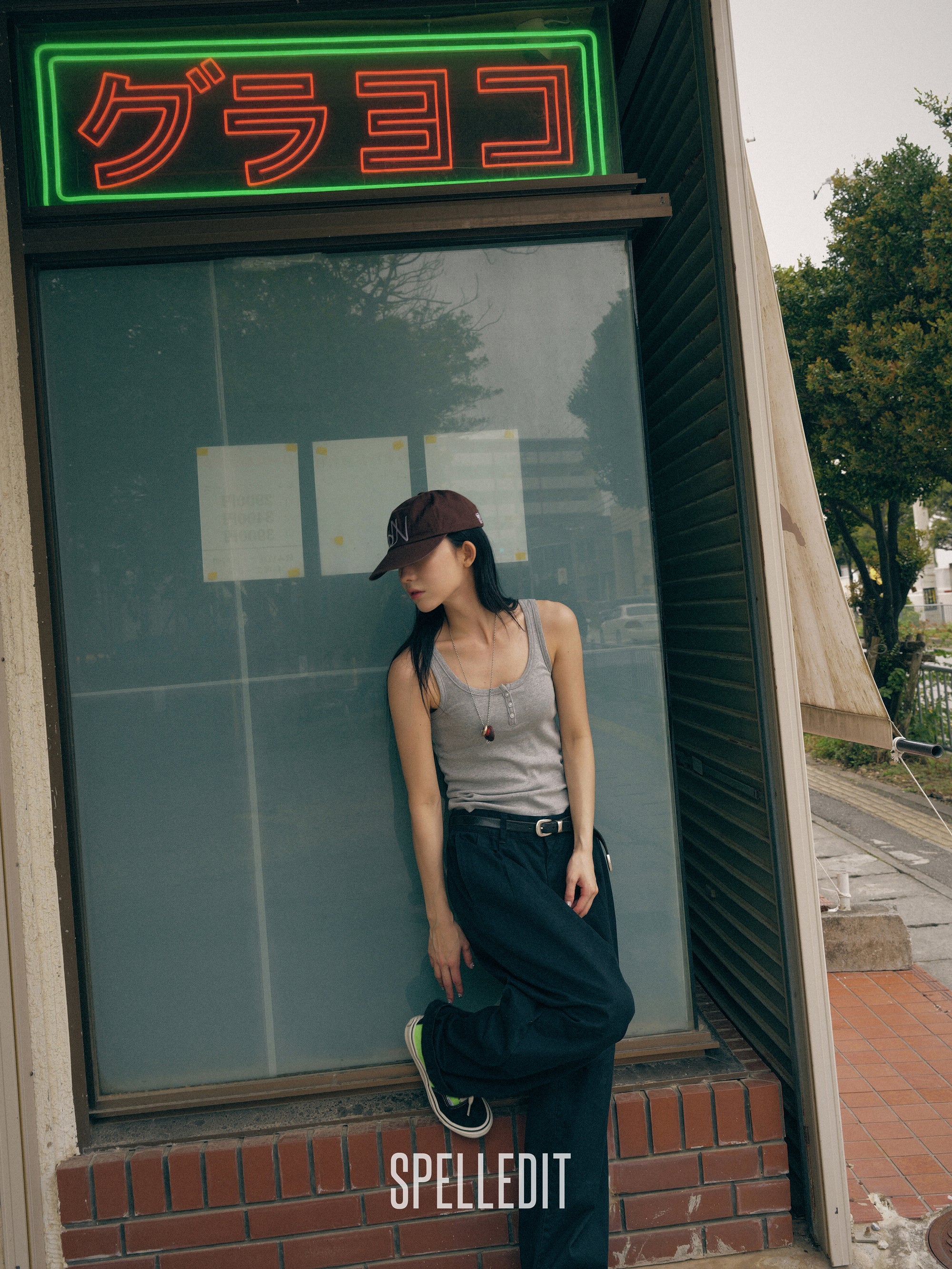 BUTTON HENLEY SLEEVELESS
