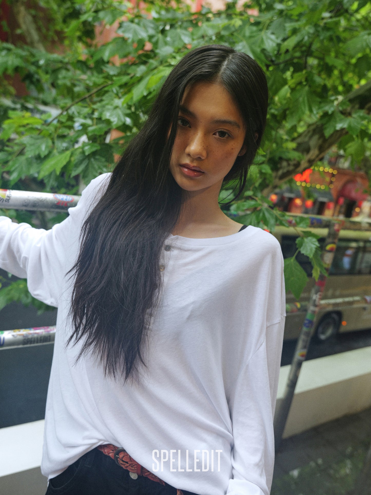 [6/22 PRE]LOOSE FIT HENLEY LONG SLEEVE T-SHIRT