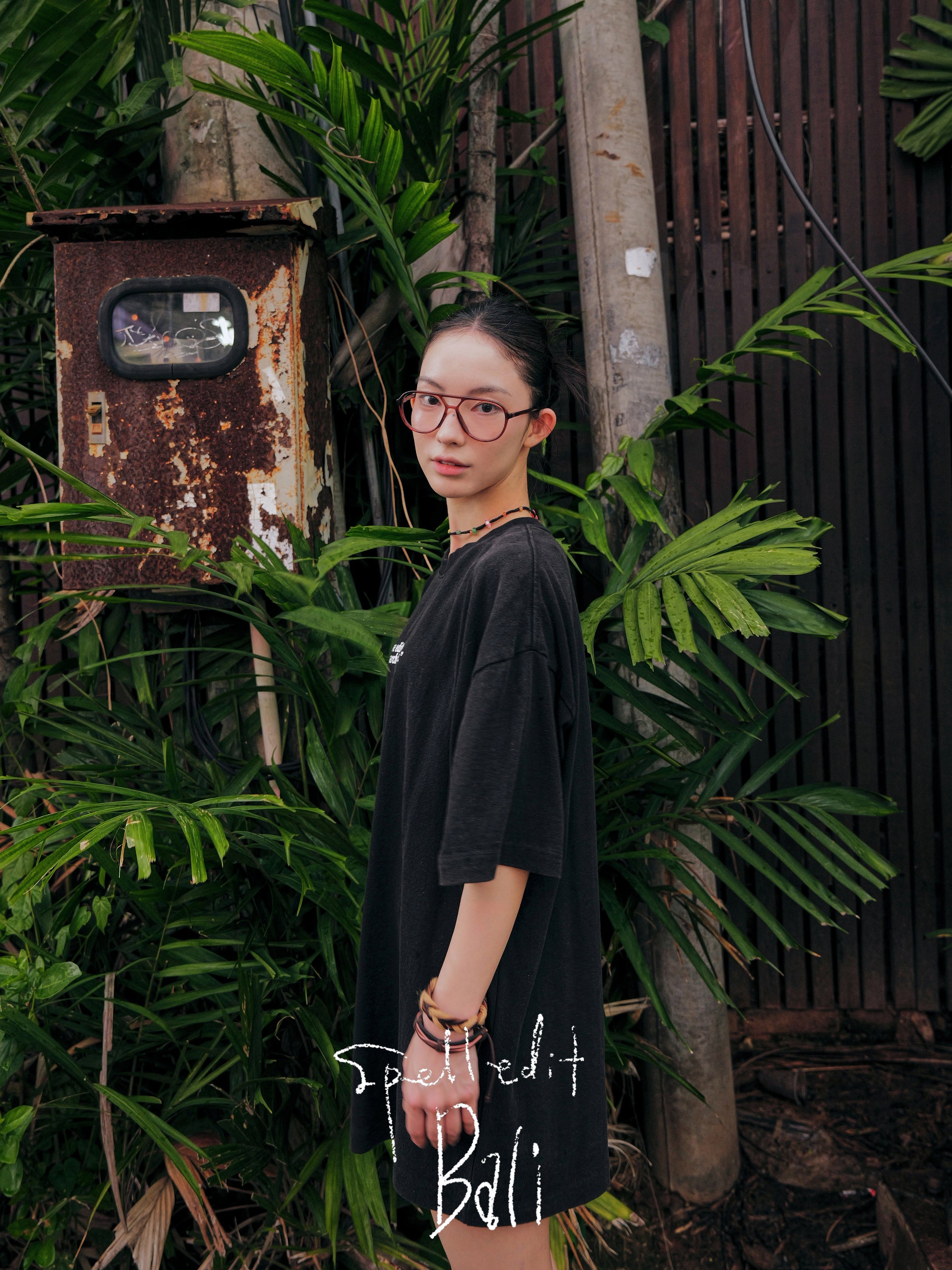EDIT AND ARCHIVE T-SHIRT