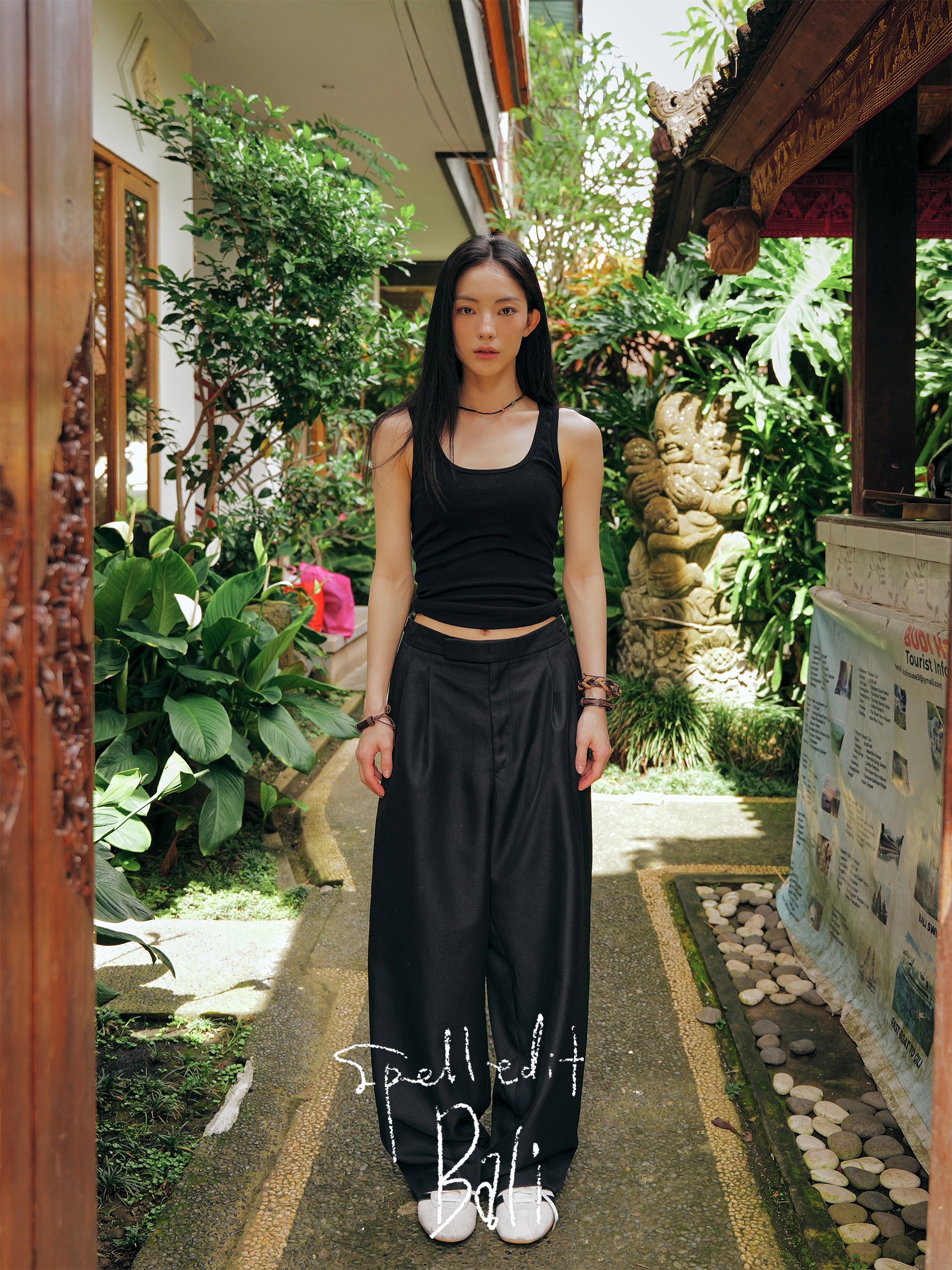 BASIC U-NECK TANK TOP