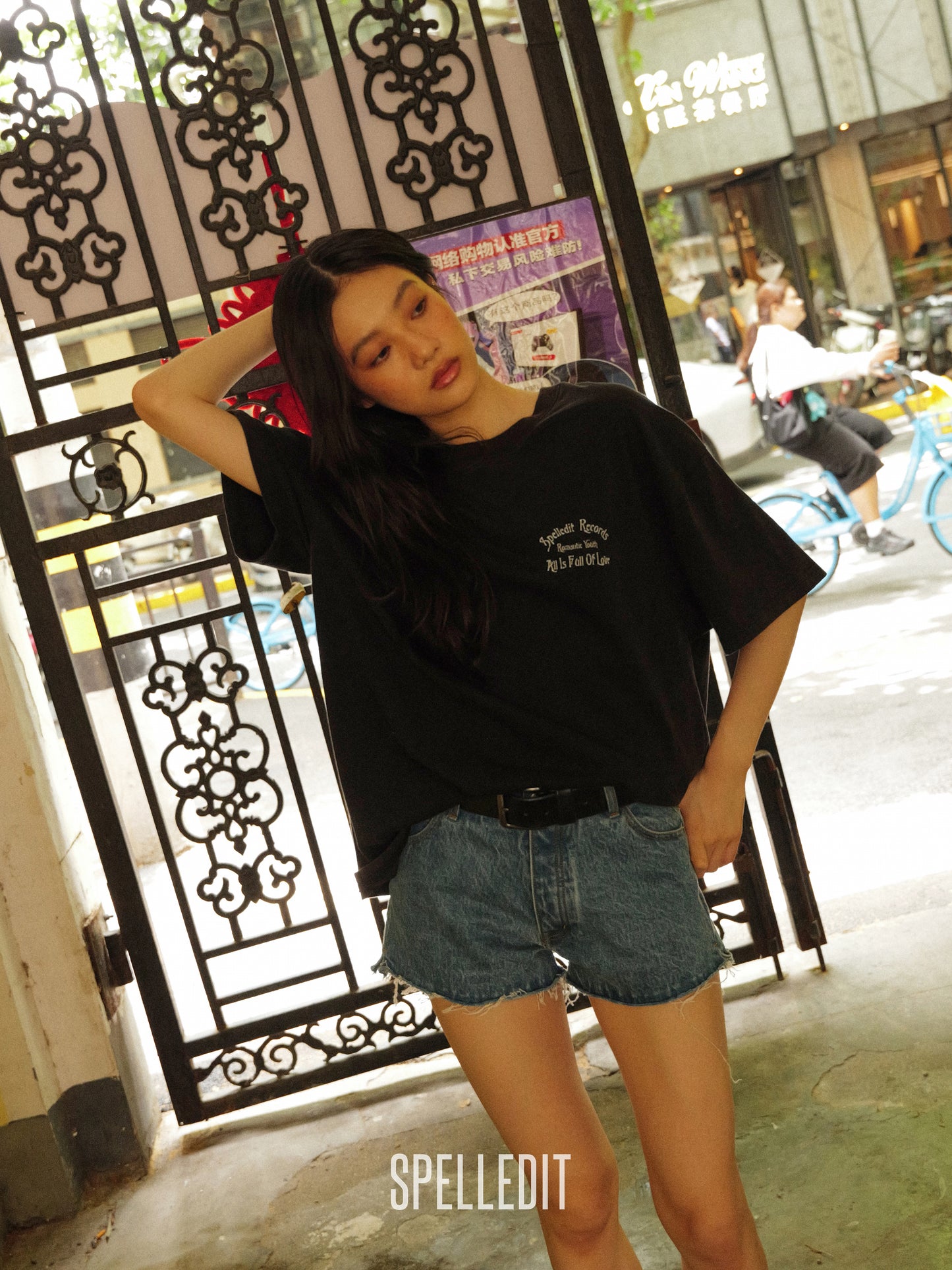 [6/22 PRE]DISTRESSED DENIM SHORTS