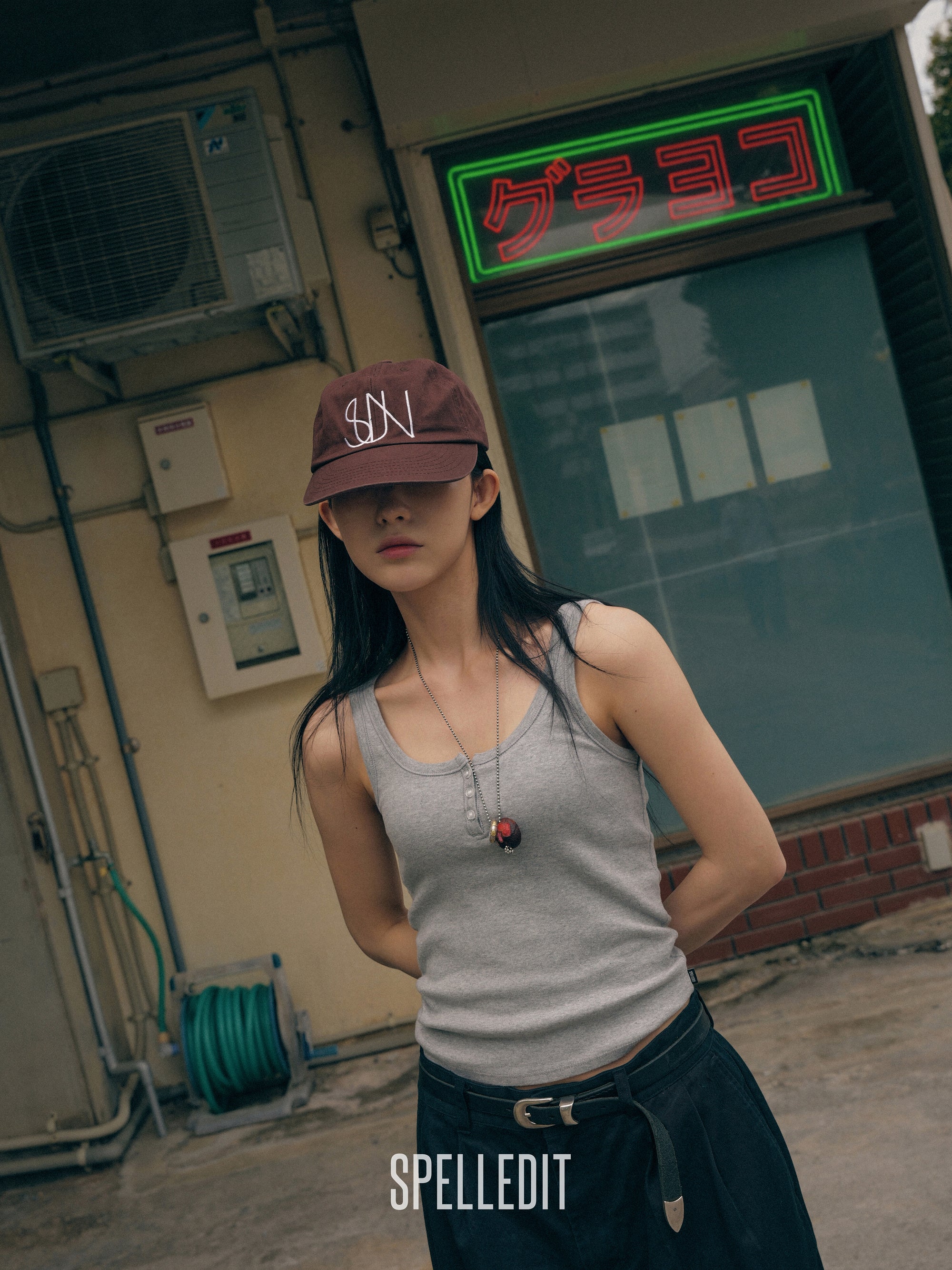 BUTTON HENLEY SLEEVELESS