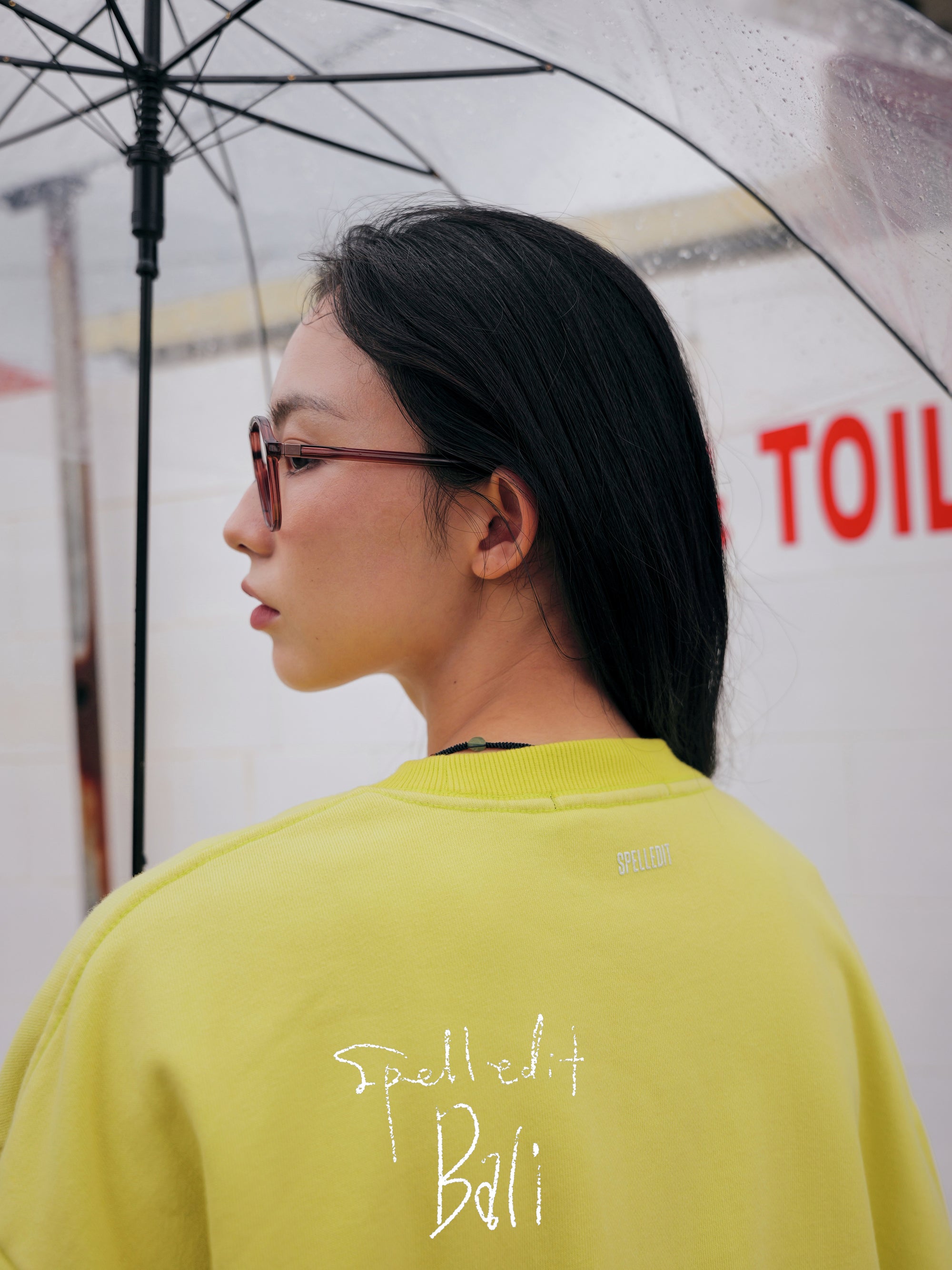 CLASSIC OVERSIZED SWEATSHIRT