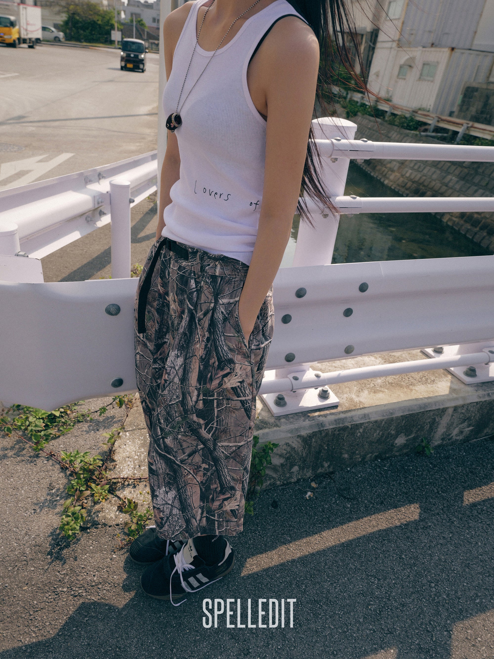 SIDE LETTERING SLEEVELESS