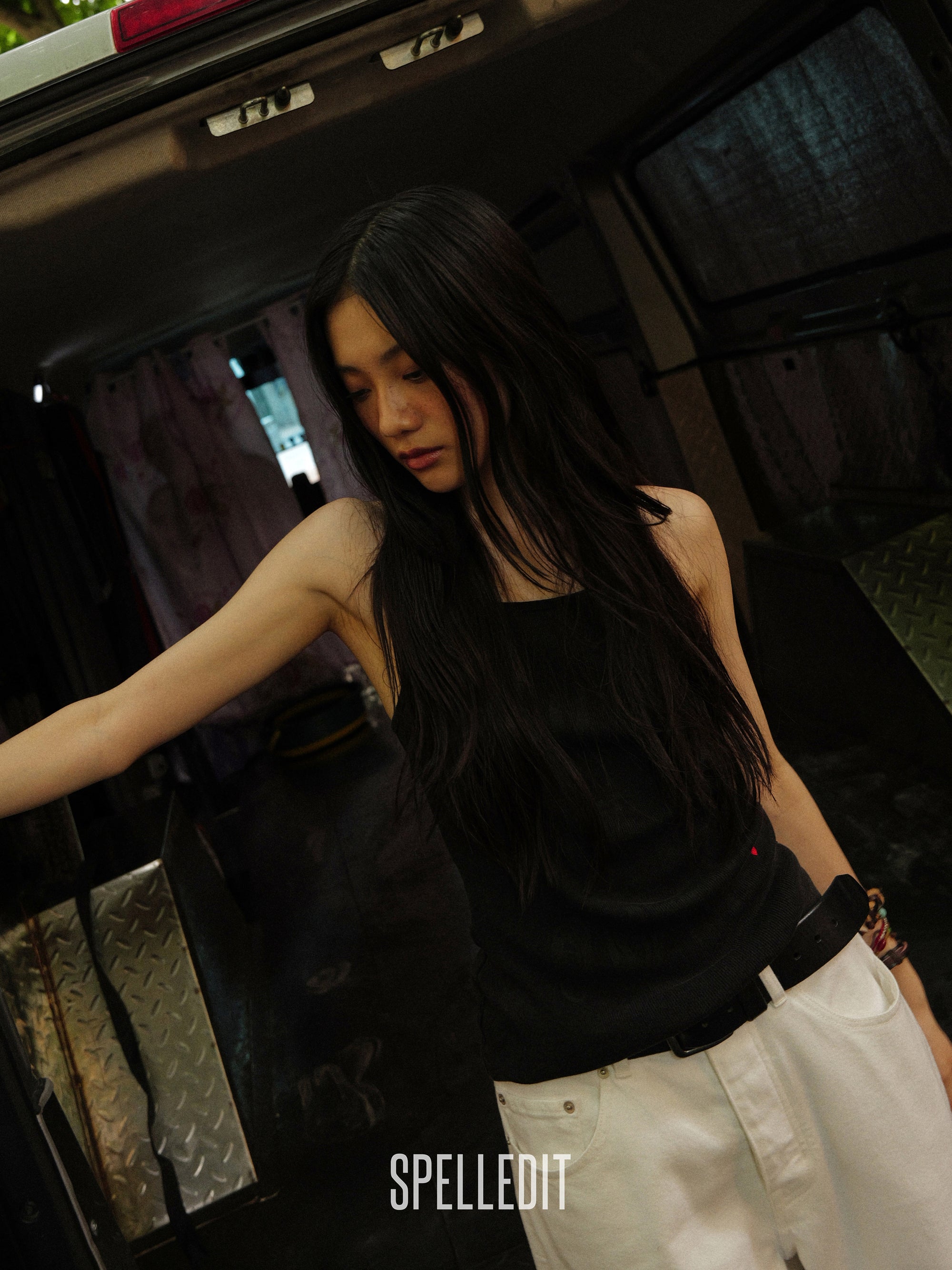 [6/22 PRE]CUT IT OUT SLEEVELESS