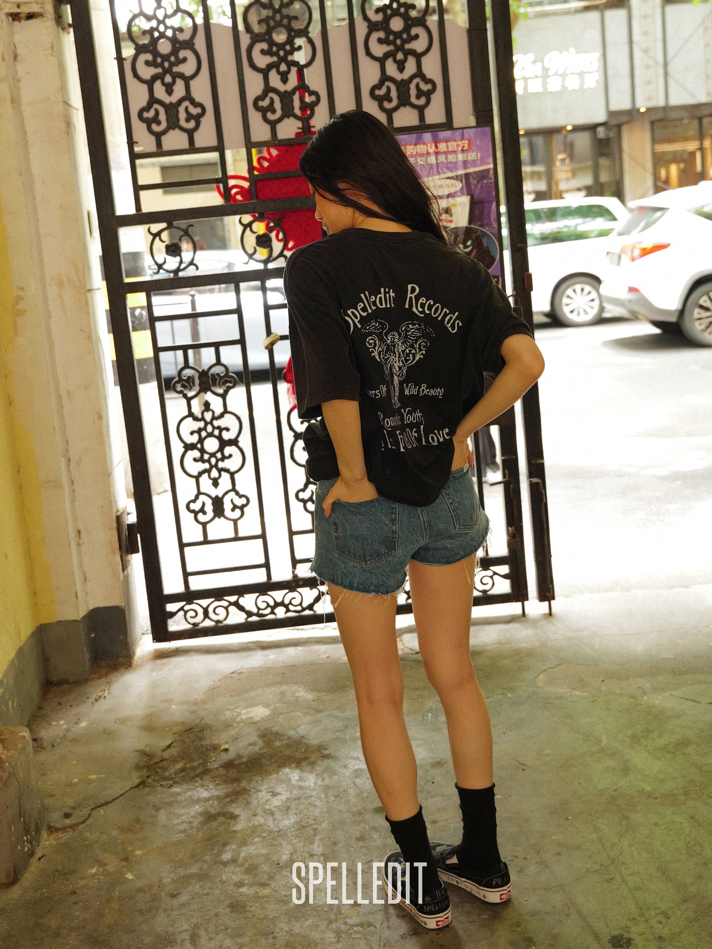 [6/22 PRE]DISTRESSED DENIM SHORTS
