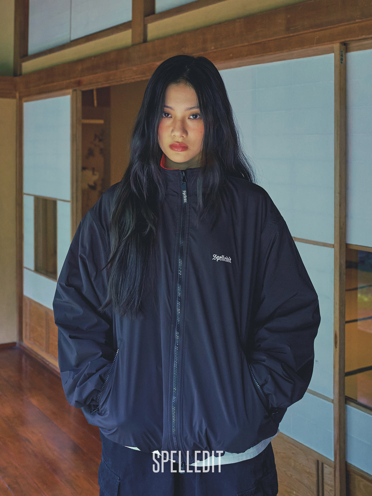 Color contrasted High-neck zip up
