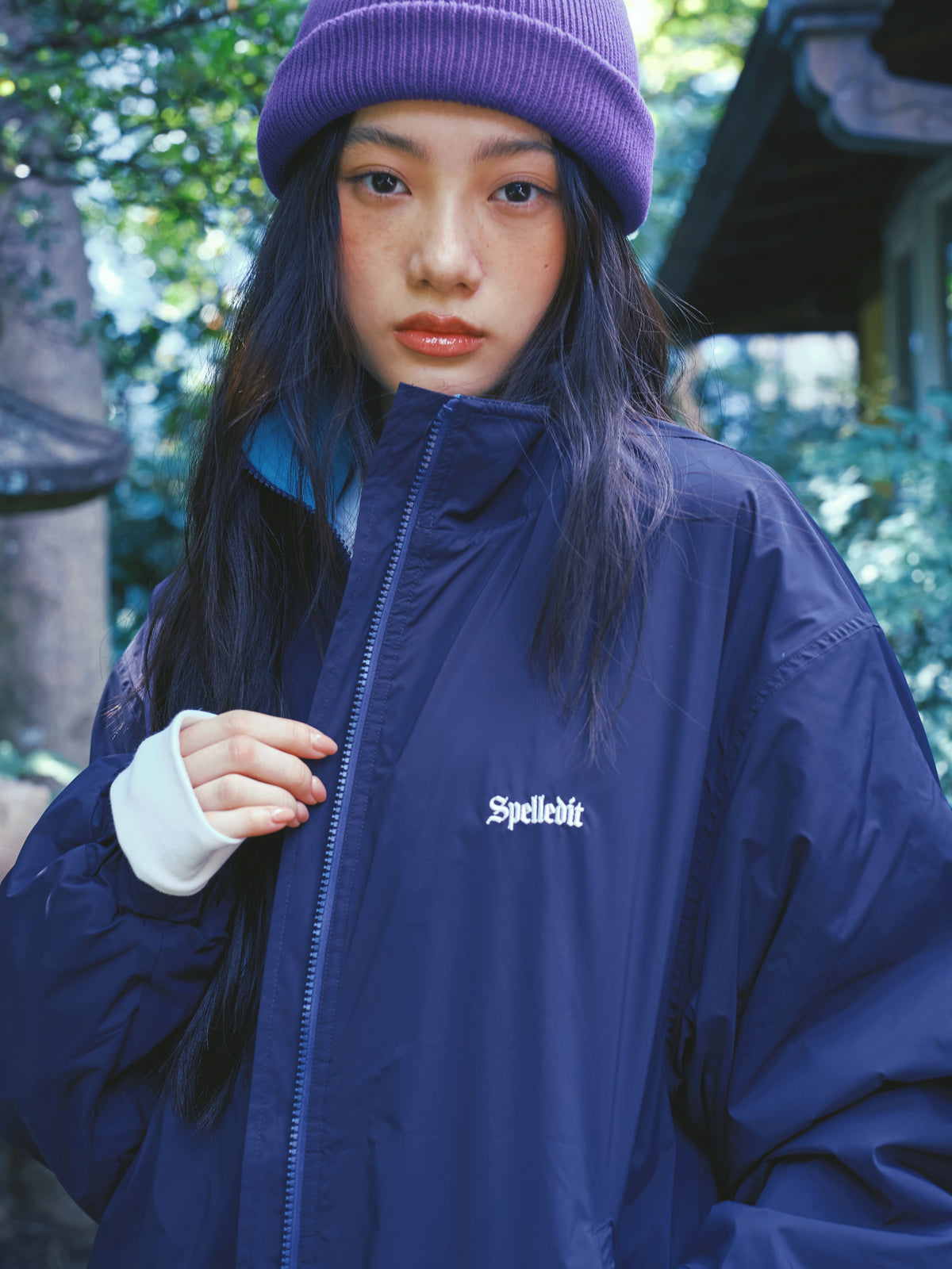 Color contrasted High-neck zip up
